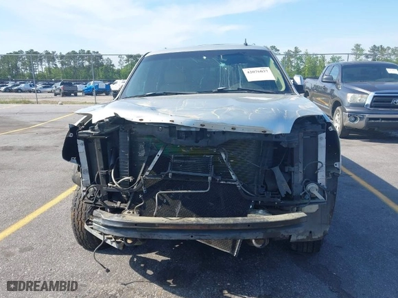 2011 GMC Yukon Denali with VIN 1GKS2EEF8BR346281, listed as a IAAI auction lot 42076037 with 264,311 mi miles. Bid and sale history available at carsss.com. Image 12.