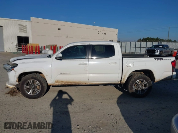 2018 Toyota Tacoma SR5 with VIN 3TMAZ5CN4JM062272, listed as a IAAI auction lot 41671472 with 114,566 mi miles and . Bid and sale history available at DreamBid. Image 15.