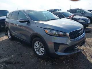 2020 Kia Sorento L with VIN 5XYPG4A36LG638763, listed as a IAAI auction lot 41690638 with 137,466 mi miles. Bid and sale history available at carsss.com. Image 1.