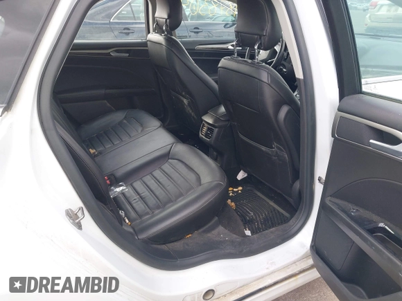 2014 Ford Fusion SE with VIN 1FA6P0HDXE5382549, listed as a IAAI auction lot 41878304 with 232,000 mi miles. Bid and sale history available at carsss.com. Image 8.