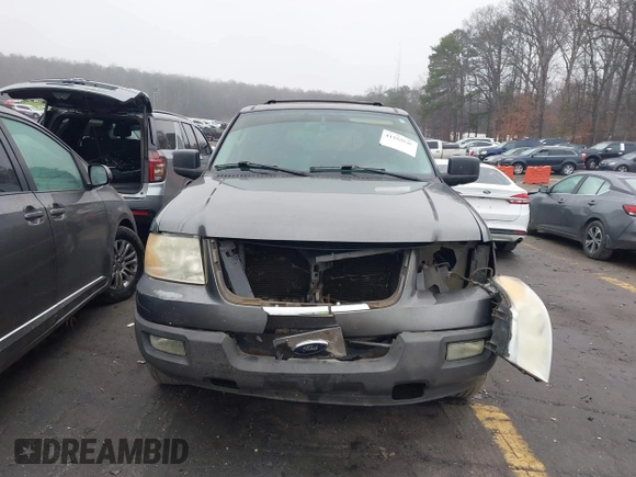 2004 Ford Expedition Special Service with VIN 1FMPU15L44LB05801, listed as a IAAI auction lot 41553046 with 286,759 mi miles. Bid and sale history available at carsss.com. Image 12.