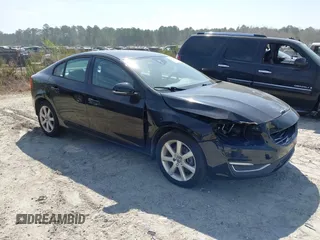 2016 Volvo S60 T5 Drive-E z VIN YV126MFJ6G2409403, wystawiony jako IAAI lot #42118132 z przebiegiem 98 080 mil mil oraz . Historia ofert i sprzedaży dostępna na DreamBid. Obrazek 1.