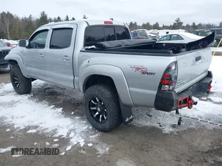2006 Toyota Tacoma z VIN 5TELU42N86Z193458, wystawiony jako IAAI lot #41539650 z przebiegiem 207 151 mil mil oraz . Historia ofert i sprzedaży dostępna na DreamBid. Obrazek 3.