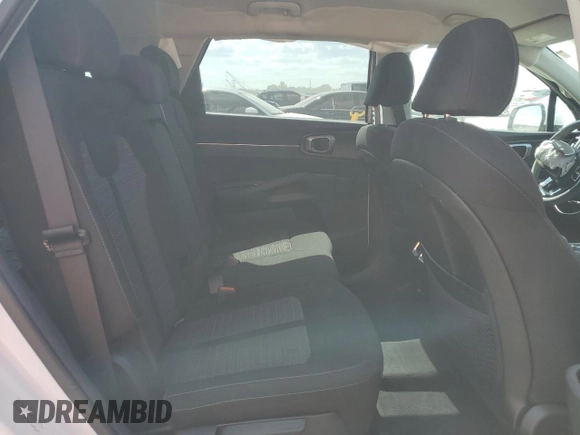 2022 Kia Sorento LX with VIN 5XYRG4LC2NG085408, listed as a Copart auction lot 53488085 with 42,325 mi miles and Salvage title. Bid and sale history available at DreamBid. Image 11.