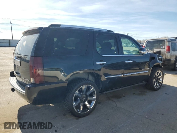 2009 Cadillac Escalade z VIN 1GYFK23279R255745, wystawiony jako Copart lot #50823945 z przebiegiem 209 978 mil mil oraz Szkoda całkowita • Salvage title. Historia ofert i sprzedaży dostępna na DreamBid. Obrazek 3.