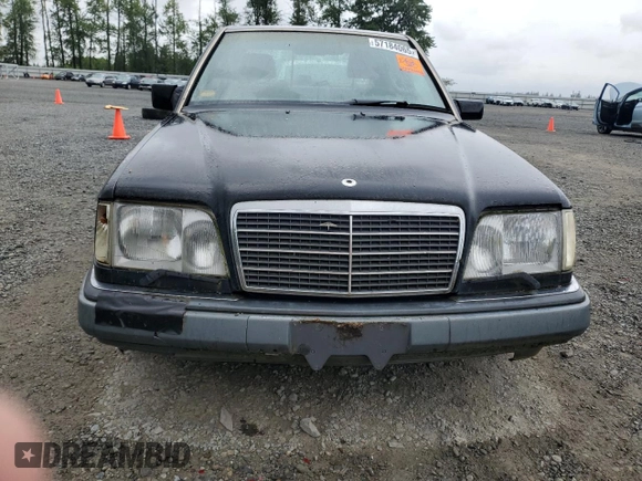 1994 Mercedes-Benz 400 E z VIN WDBEA34E8RC051086, wystawiony jako Copart lot #57184065 z przebiegiem 123 536 mil mil oraz Tytuł czysty. Historia ofert i sprzedaży dostępna na DreamBid. Obrazek 5.