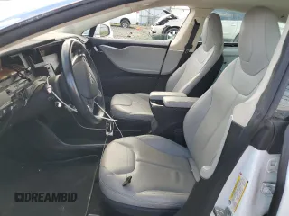 2014 Tesla Model S 60 z VIN 5YJSA1H1XEFP55657, wystawiony jako Copart lot #53405785 z przebiegiem Nie podano mil oraz Czysty tytuł • Clean title. Historia ofert i sprzedaży dostępna na DreamBid. Obrazek 7.