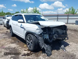 2024 Volkswagen Atlas SEL Premium R-Line with VIN 1V2FR2CAXRC582084, listed as a IAAI auction lot 42228600 with 20,389 mi miles and . Bid and sale history available at DreamBid. Image 1.