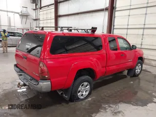 2006 Toyota Tacoma with VIN 5TEUU42N56Z312457, listed as a IAAI auction lot 41413847 with 82,944 mi miles. Bid and sale history available at carsss.com. Image 4.