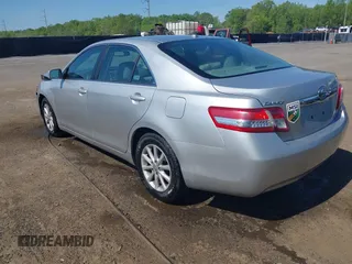 2011 Toyota Camry LE z VIN 4T4BF3EK0BR214583, wystawiony jako IAAI lot #42145861 z przebiegiem 70 789 mil mil oraz . Historia ofert i sprzedaży dostępna na DreamBid. Obrazek 3.