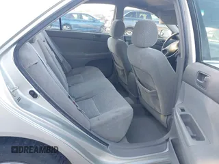2004 Toyota Camry LE z VIN JTDBE32K040263783, wystawiony jako IAAI lot #42066013 z przebiegiem 204 531 mil mil oraz . Historia ofert i sprzedaży dostępna na DreamBid. Obrazek 8.