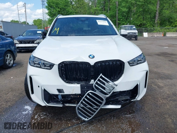 2024 BMW X5 xDrive40i with VIN 5UX23EU00R9V34355, listed as a IAAI auction lot 42135650 with 25,098 mi miles and . Bid and sale history available at DreamBid. Image 12.
