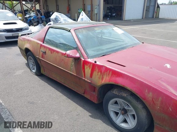 1988 Pontiac Firebird Trans Am с VIN 1G2FW21E0JL216496, выставлен на аукционе IAAI как лот 42131654 с пробегом 231 941 миль миль и . История ставок и продаж доступна на DreamBid. Изображение 6.