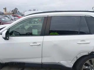 2019 Toyota RAV4 XLE Premium with VIN JTMA1RFV9KD513395, listed as a IAAI auction lot 41469143 with 28,406 mi miles. Bid and sale history available at carsss.com. Image 15.