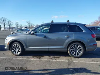 2017 Audi Q7 Premium Plus z VIN WA1LAAF78HD050275, wystawiony jako IAAI lot #41857583 z przebiegiem 68 612 mil mil oraz . Historia ofert i sprzedaży dostępna na DreamBid. Obrazek 14.