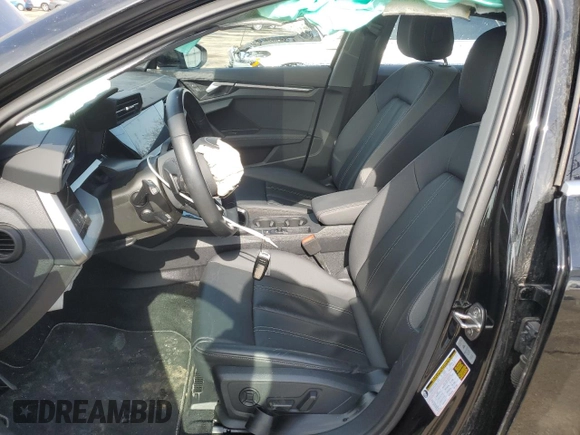 2024 Audi A3 Premium z VIN WAUAUDGY5RA079343, wystawiony jako Copart lot #45849855 z przebiegiem 25 325 mil mil oraz Czysty tytuł • Clean title. Historia ofert i sprzedaży dostępna na DreamBid. Obrazek 7.