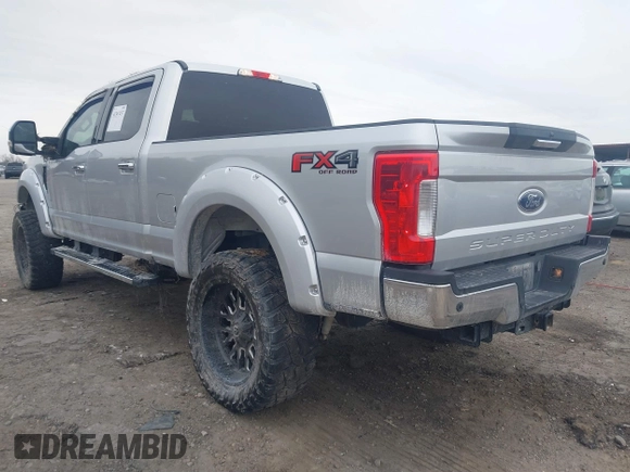 2018 Ford Super Duty F-250 SRW XL with VIN 1FT7W2B6XJEC73803, listed as a IAAI auction lot 41367437 with 77,480 mi miles. Bid and sale history available at carsss.com. Image 3.