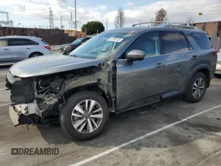2022 Nissan Pathfinder SL z VIN 5N1DR3CA7NC271698, wystawiony jako Copart lot #42782425 z przebiegiem 30 673 mil mil oraz Szkoda całkowita • Salvage title. Historia ofert i sprzedaży dostępna na DreamBid. Obrazek 1.