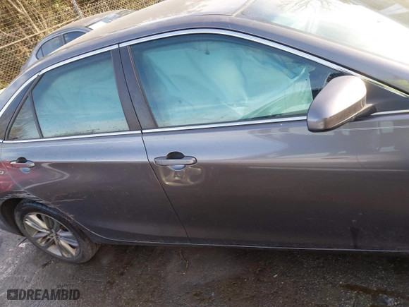 2015 Toyota Camry Hybrid LE with VIN 4T1BD1FK5FU164384, listed as a IAAI auction lot 41704922 with 122,132 mi miles. Bid and sale history available at carsss.com. Image 13.