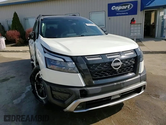 2024 Nissan Pathfinder Rock Creek z VIN 5N1DR3BD9RC224898, wystawiony jako Copart lot #50728265 z przebiegiem 13 765 mil mil oraz Szkoda całkowita • Salvage title. Historia ofert i sprzedaży dostępna na DreamBid. Obrazek 14.