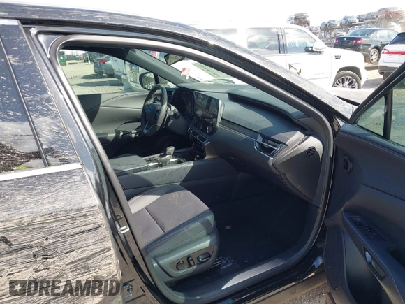 2024 Lexus RX 350 z VIN 2T2BAMCA9RC086862, wystawiony jako IAAI lot #41946004 z przebiegiem 6 664 mil mil oraz . Historia ofert i sprzedaży dostępna na DreamBid. Obrazek 5.