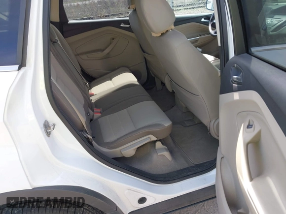 2014 Ford Escape SE with VIN 1FMCU9GXXEUC50365, listed as a IAAI auction lot 41891030 with 70,399 mi miles. Bid and sale history available at carsss.com. Image 8.