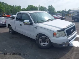 2004 Ford F-150 STX z VIN 1FTRX14W84NC21782, wystawiony jako IAAI lot #42701566 z przebiegiem 127 689 mil mil oraz . Historia ofert i sprzedaży dostępna na DreamBid. Obrazek 1.