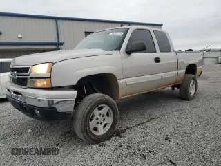 2006 Chevrolet Silverado 1500 LT1 with VIN 1GCEC19T26Z200883, listed as a Copart auction lot 49332275 with 138,120 mi miles and Salvage Title. Bid and sale history available at DreamBid. Image 1.