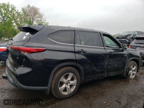 2020 Toyota Highlander L with VIN 5TDCZRBH2LS037465, listed as a Copart auction lot 55826835 with 104,868 mi miles and Salvage title. Bid and sale history available at DreamBid. Image 3.