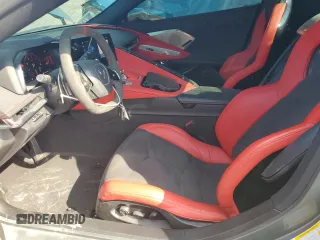 2024 Chevrolet Corvette 2LT z VIN 1G1YB3D40R5119204, wystawiony jako Copart lot #43156375 z przebiegiem 4 444 mil mil oraz Czysty tytuł • Clean title. Historia ofert i sprzedaży dostępna na DreamBid. Obrazek 7.