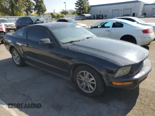 2007 Ford Mustang Deluxe with VIN 1ZVFT80N975270883, listed as a Copart auction lot 55092655 with 189,336 mi miles and Clean Title. Bid and sale history available at carsss.com. Image 4.