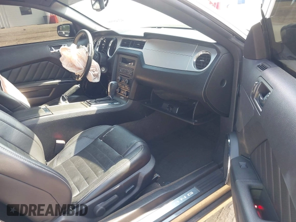 2014 Ford Mustang V6 with VIN 1ZVBP8AM3E5225590, listed as a IAAI auction lot 42148999 with 94,911 mi miles and . Bid and sale history available at DreamBid. Image 5.