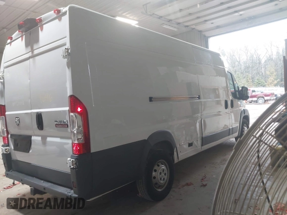 2018 Ram ProMaster Cargo with VIN 3C6URVJG7JE137890, listed as a IAAI auction lot 41781696 with 86,060 mi miles. Bid and sale history available at carsss.com. Image 4.