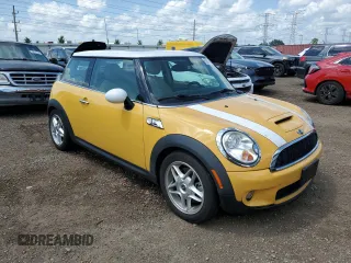 2009 MINI Hardtop S with VIN WMWMF73569TW82519, listed as a Copart auction lot 62872425 with 101,656 mi miles and Clean title. Bid and sale history available at DreamBid. Image 4.
