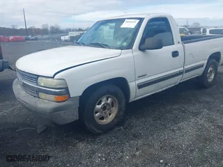 2000 Chevrolet Silverado 1500 with VIN 1GCEC14V6YE419087, listed as a IAAI auction lot 38916431 with 1 mi miles. Bid and sale history available at carsss.com. Image 2.