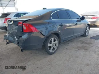 2013 Volvo S60 T5 Premier z VIN YV1612FS4D2217471, wystawiony jako IAAI lot #41986419 z przebiegiem 96 910 mil mil oraz . Historia ofert i sprzedaży dostępna na DreamBid. Obrazek 4.