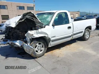 2000 Chevrolet Silverado 1500 with VIN 1GCEC14VXYE374932, listed as a IAAI auction lot 41981576 with 1 mi miles. Bid and sale history available at carsss.com. Image 2.