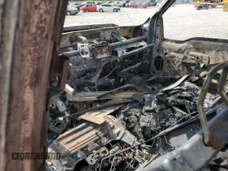 2011 Ford F-250 XL z VIN 1FT7W2BT7BEB36258, wystawiony jako Copart lot #52615025 z przebiegiem Nie podano mil oraz Nie do naprawy • Non repairable. Historia ofert i sprzedaży dostępna na DreamBid. Obrazek 8.