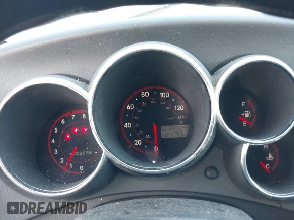 2007 Pontiac Vibe with VIN 5Y2SL65867Z405643, listed as a IAAI auction lot 42049184 with 297,523 mi miles. Bid and sale history available at carsss.com. Image 7.