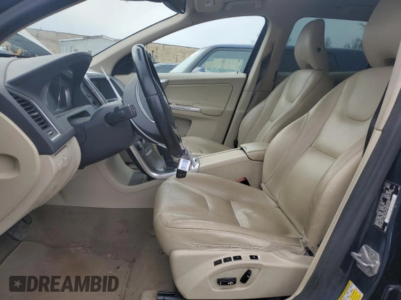 2015 Volvo XC60 z VIN YV4940RC7F2585243, wystawiony jako Copart lot #41456855 z przebiegiem 127 668 mil mil oraz Czysty tytuł • Clean title. Historia ofert i sprzedaży dostępna na DreamBid. Obrazek 7.