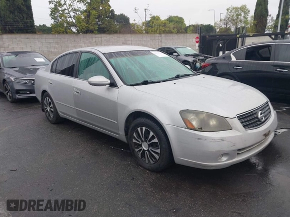 2005 Nissan Altima 2.5 S with VIN 1N4AL11D25N413377, listed as a IAAI auction lot 41919546 with 235,704 mi miles. Bid and sale history available at carsss.com. Image 1.
