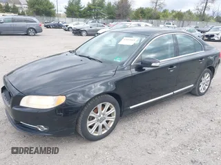 2010 Volvo S80 I6 with VIN YV1960AS1A1120661, listed as a IAAI auction lot 42052019 with 164,092 mi miles. Bid and sale history available at carsss.com. Image 2.