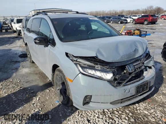 2024 Honda Odyssey Sport with VIN 5FNRL6H7XRB041866, listed as a Copart auction lot 42569215 with 12,393 mi miles and Salvage Title. Bid and sale history available at DreamBid. Image 4.