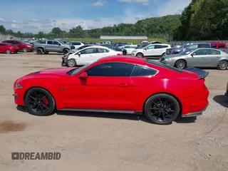 2019 Ford Mustang EcoBoost z VIN 1FA6P8TH9K5124317, wystawiony jako IAAI lot #42627934 z przebiegiem 39 869 mil mil oraz . Historia ofert i sprzedaży dostępna na DreamBid. Obrazek 14.