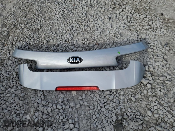 2020 Kia Sorento LX z VIN 5XYPG4A31LG633261, wystawiony jako Copart lot #82196714 z przebiegiem 214 220 mil mil oraz Szkoda całkowita • Salvage title. Historia ofert i sprzedaży dostępna na DreamBid. Obrazek 13.