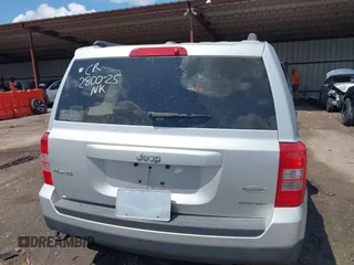 2014 Jeep Patriot Latitude with VIN 1C4NJRFB0ED549410, listed as a IAAI auction lot 42227402 with 139,908 mi miles and . Bid and sale history available at DreamBid. Image 16.