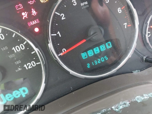 2008 Jeep Liberty Limited with VIN 1J8GN58K58W233330, listed as a IAAI auction lot 39381193 with 213,205 mi miles and . Bid and sale history available at carsss.com. Image 7.