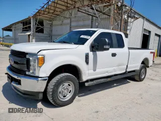 2017 Ford F-250 XLT с VIN 1FT7X2B63HED50048, выставлен на аукционе Copart как лот 61651905 с пробегом 236 773 миль миль и Чистый • Clean title. История ставок и продаж доступна на DreamBid. Изображение 1.