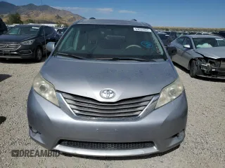 2012 Toyota Sienna XLE AAS z VIN 5TDYK3DC5CS251052, wystawiony jako Copart lot #63633905 z przebiegiem 204 013 mil mil oraz Czysty tytuł • Clean title. Historia ofert i sprzedaży dostępna na DreamBid. Obrazek 5.