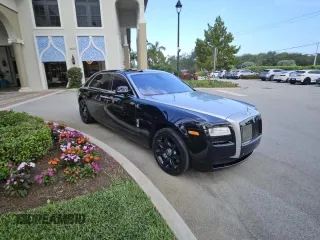 2012 Rolls-Royce Ghost z VIN SCA664L5XCUX65XXX, wystawiony jako Copart lot #59266345 z przebiegiem 70 898 mil mil oraz Tytuł czysty. Historia ofert i sprzedaży dostępna na DreamBid. Obrazek 1.